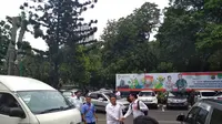 Presiden PKS mendatangi Polda Metro.