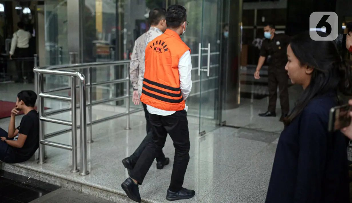 Kasus jual beli jabatan yang menyeret Abdul Latif membuka fakta baru, yakni tradisi bagi aparatur sipil negara (ASN) ketika hendak naik pangkat atau promosi jabatan. (Liputan6.com/Faizal Fanani)