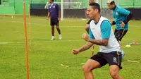 Arema FC tidak memperpanjang kontrak marquee player asal Kolombia, Juan Pablo Pino Puello. (Liputan6.com/Rana Adwa)
