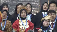 Guyonan Prabowo pada Citra Siswi Sekolah Rakyat saat Sidang Tahunan MPR