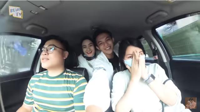 Pertama Kali ke Manado, Ini 6 Momen Hangat Dinda Hauw dan Kakak Rey Mbayang