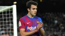 Eric Garcia. Barcelona mendapatkan bek tengah Spanyol berusia 21 tahun ini secara gratis pada awal musim 2021/2022 dari Manchester City yang telah dibelanya sejak awal musim 2019/2020 musim 2016/2017 usai dipromosikan dari tim Manchester City U-23. Padahal nilai pasar terakhirnya bernilai 20 juta euro atau kini setara Rp303 miliar, yang merupakan nilai pasar tertinggi sepanjang kariernya. Saat ini nilai pasarnya turun menjadi 18 juta euro. (AFP/Lluis Gene)