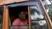 Sopir Truk Ini Menangis Usai Tabrak Pemotor hingga Tewas 