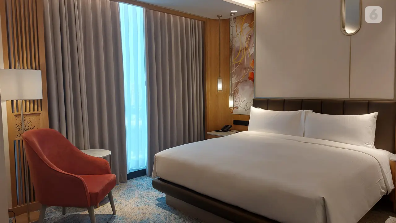 Suasana salah satu kamar DoubleTree by Hilton Jakarta Bintaro Jaya