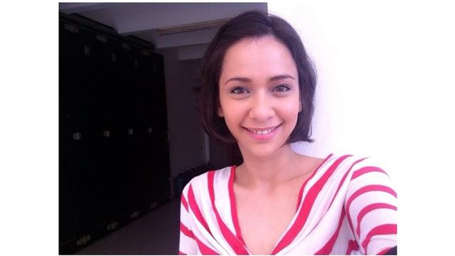 7 Potret Gianina Emanuela, Kakak Adipati Dolken yang Juga Seorang Aktris