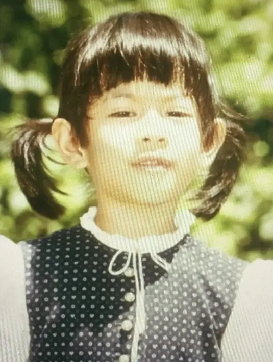 Masih dengan poninya, kali ini Dian menguncir dua rambutnya. @therealdisastr