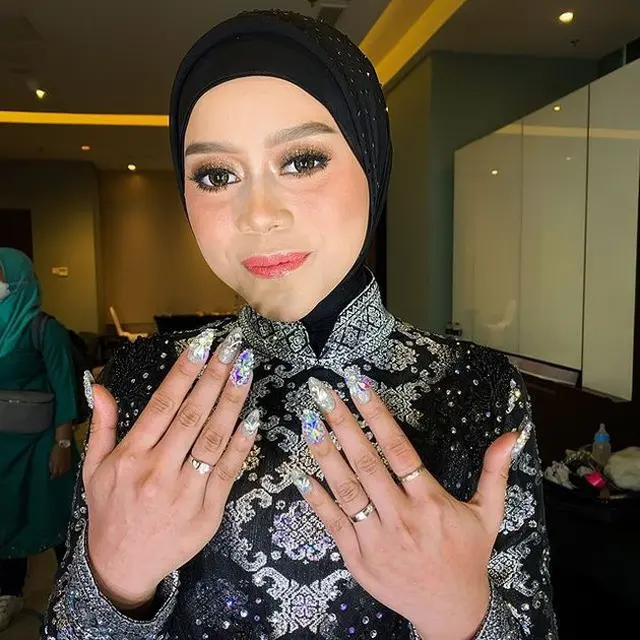 7 Detail Gaun Lesty Kejora di Acara Menuju Cinta Abadi, Dirancang Ivan Gunawan 3 Hari
