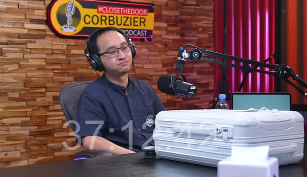 Deddy Corbuzier dan Dokter Gunawan (Youtube/Deddy Corbuzier)