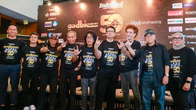 [Fimela] Konser 50 Tahun God Bless