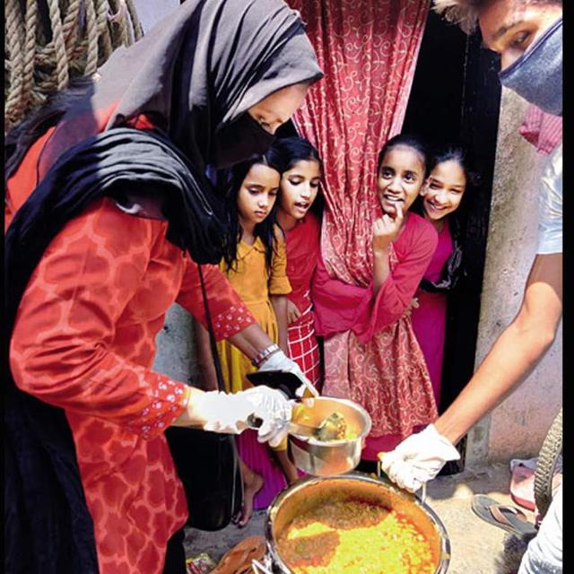 Kepala Sekolah Dermawan, Bebaskan Uang SPP dan Bagikan Makanan Gratis