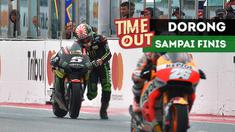 Pebalap Yamaha Tech 3, Johann Zarco, mengalami gangguan mesin hingga ia harus mendorong motornya hingga finis di MotoGP San Marino.