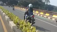 Viral Pengendara Motor Lawan Arah di Juanda, Polisi Cari Identitas Pengemudi
