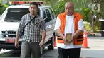 Pemilik grup Dempo Muhammad Yamin Kahar tiba untuk pemeriksaan di gedung KPK, Jakarta, Senin (16/3/2020). Yamin diperiksa sebagai tersangka untuk melengkapi berkas kasus suap proyek pembangunan infrastruktur Jembatan Ambayan dan Masjid Agung di Solok Selatan, Sumatera Barat (merdeka.com/Dwi Narwoko)