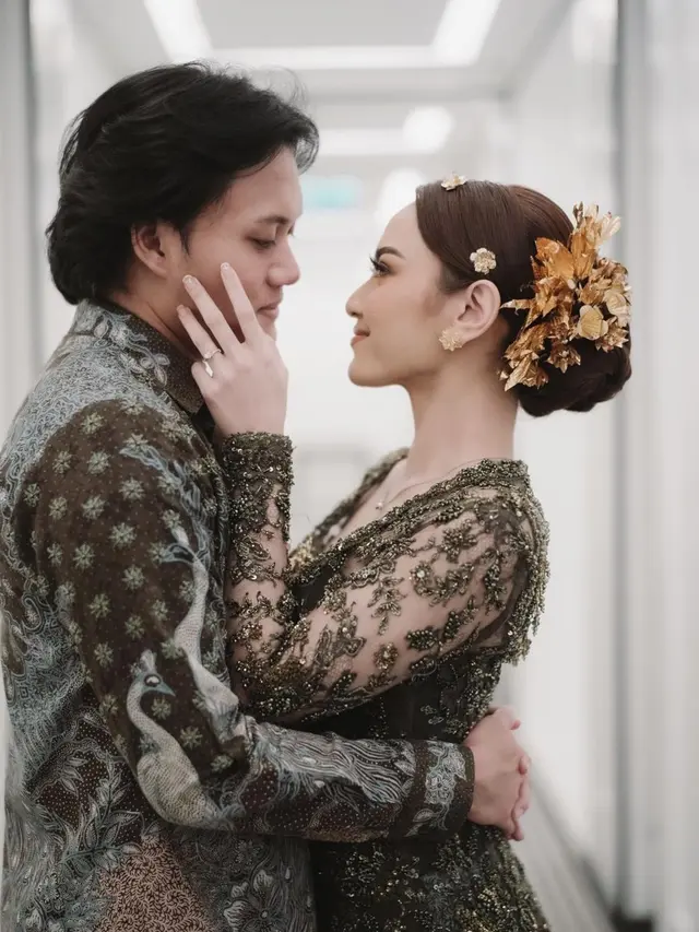 Siap Menikah Esok Hari, Ini 10 Potret Perjalanan Cinta Rizky Febian dan Mahalini