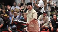 Capres nomor urut 02 Prabowo Subianto memberi sambutan dalam Pembekalan Relawan Prabowo-Sandiaga di Istora Senayan, Jakarta, Kamis (22/11). Para relawan diharapkan dapat dibekali pengetahuan terkait Pilpres 2019. (Merdeka.com/Iqbal Nugroho)