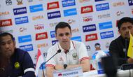 Pelatih Timnas Futsal Indonesia, Hector Souto berbicara dalam sesi konferensi pers jelang ASEAN Futsal Championship 2026 di Nonthaburi, Thailand pada Minggu (5/4/2026). (Dok. FFI)