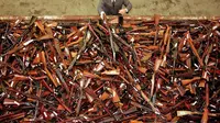 Pengumpulan senjata saat Australia memberlakukan undang-undang pelarangan senjata api 1996. (Reuters)