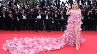 Potret Heidi Klum Cuek Langgar Aturan Berbusana di Festival Film Cannes 2025