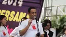 Mendikbud Anies Baswedan saat aksi damai "Memutus Mata Rantai Darurat Kekerasan Terhadap Anak" di kawasan Bundaran HI, Jakarta, Minggu (14/12/2015). (Liputan6.com/Faizal Fanani)