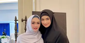 Artis Yulia Rachman menjalani kehidupan barunya setelah menikah dan berhijrah. (Instagram @eddiesadellia)