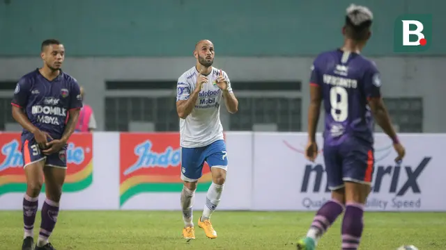 Foto: Raih Kemenangan Kedua, Persib Bandung Dampingi Bali United Pimpin Klasemen BRI Liga 1 2021 / 2022