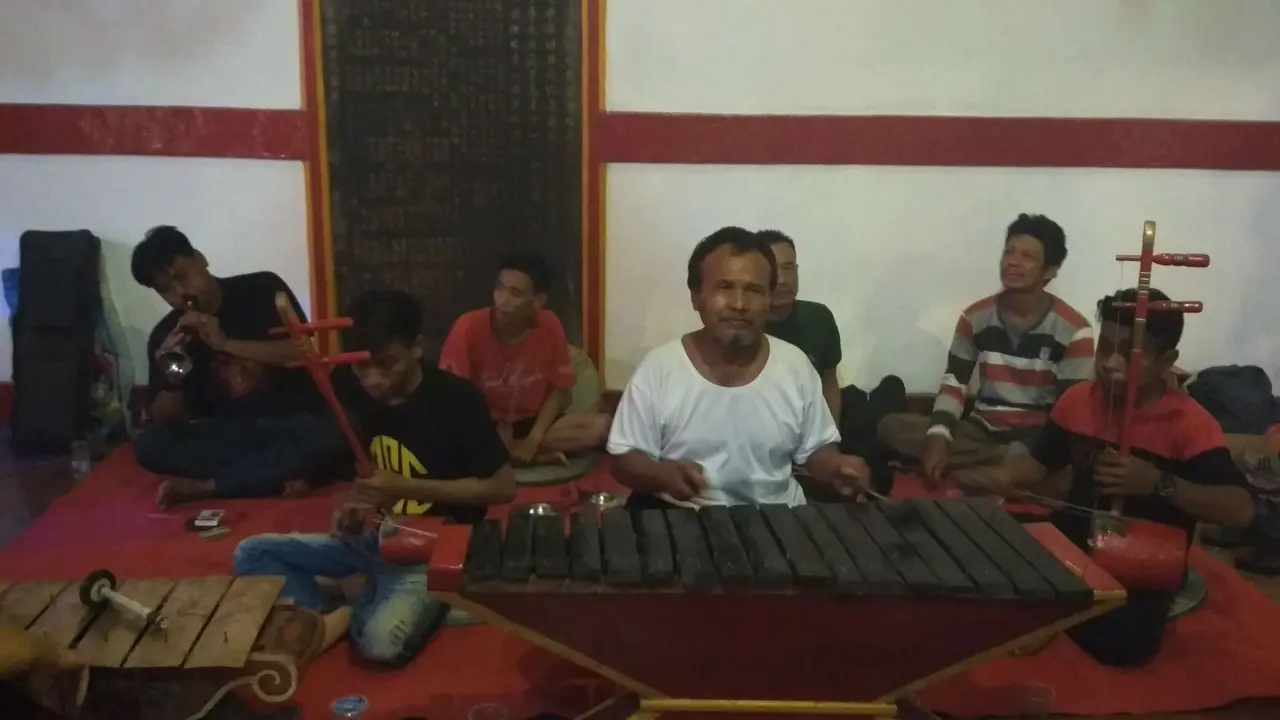 Senjakala Cokek Losari Kolaborasi Musik Tiongkok dan Gamelan Cirebon