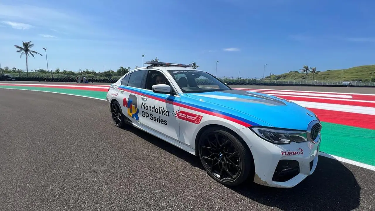 Mobil Safety Car di Sirkuit Mandalika