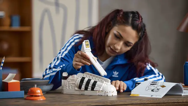 Sneakers Andalan Adidas Tampil Menggemaskan dalam Bentuk Lego