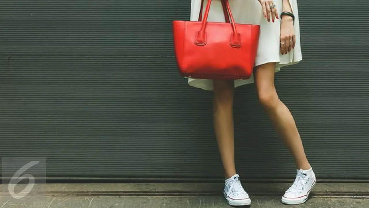 5 Jenis Sepatu Ini Tepat untuk Dikenakan dengan Celana Pendek 