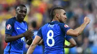 Jadi Pahlawan Prancis, Dimitri Payet Panen Pujian