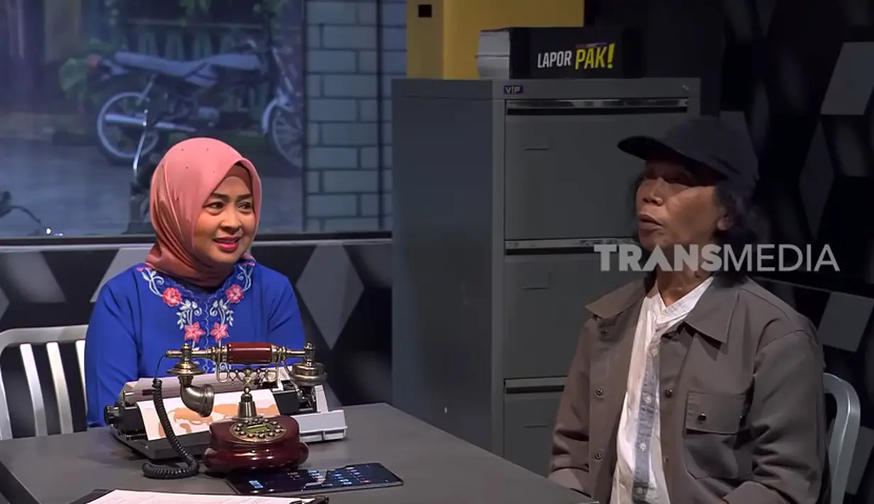 Melihat kembali keduanya tampil bareng, banyak warganet bernostalgia hingga mengingat adegan-adegan lucu Munaroh dan Mandra. [Youtube/TRANS7 OFFICIAL]