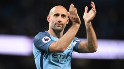 Pablo Zabaleta. Bek kanan berusia 37 tahun yang telah pensiun di West Ham United pada Oktober 2020 ini total 9 musim memperkuat Manchester City, mulai 2008/2009 hingga 2016/2017. Total tampil dalam 333 laga, ia mampu mencetak 12 gol dan 27 assist. (AFP/Paul Ellis)