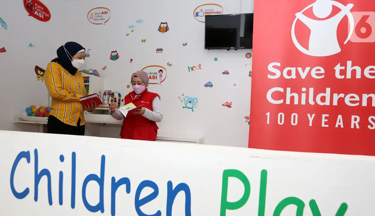 Donasi dari program 1 DJUNGELSKOG = 1 EURO yang dijalankan IKEA pada 1 November - 5 Desember 2021 mengambil peran untuk meringankan beban serta memberikan kehidupan yang lebih baik bagi anak-anak dan orang tua yang terdampak pandemi Covid-19 melalui Save the Children Indonesia. (Liputan6.com)