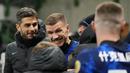 Pemain Inter Milan Edin Dzeko melakukan selebrasi usai mencetak gol ke gawang Venezia pada pertandingan sepak bola Liga Italia di Stadion San Siro, Milan, Italia, 22 Januari 2022. Inter Milan menang 2-1. (AP Photo/Luca Bruno)