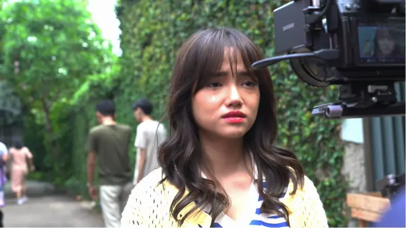 6 Potret Fuji di Behind The Scene Video Klip 'Karma', Akting Nangis Tuai Pujian