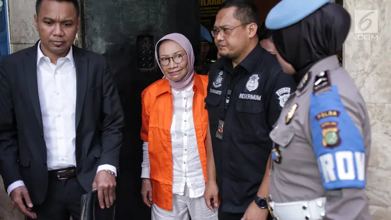 Ratna Sarumpaet Diserahkan ke Kejati DKI