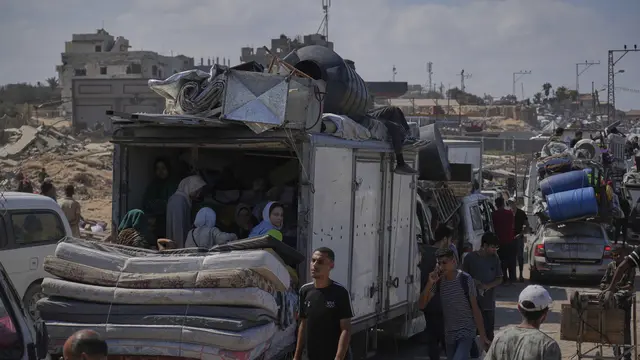 Potret Antrean Pengungsi Palestina Tinggalkan Kota Gaza Menuju Wilayah Selatan