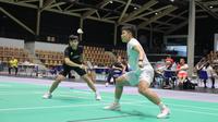 Ganda putri Indonesia Apriyani Rahayu/Siti Fadia Silva Ramadhanti berlatih tanding melawan pasangan Prancis Margot Lambert/Anne Tran pada training camp di Chambly, Jumat (19/7/2024), jelang Olimpiade 2024. (Bola.com/PBSI)