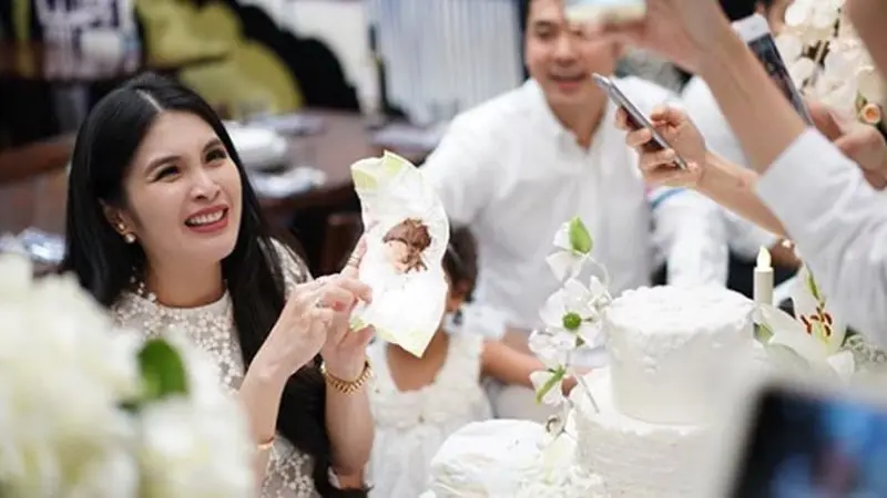 [Bintang] Sandra Dewi Baby Shower