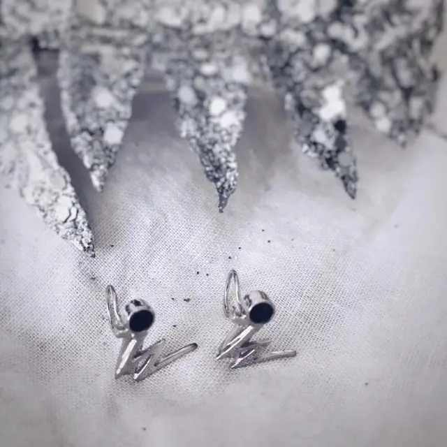 Kalung black diamond