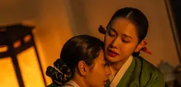 Nana dan Son Ye Jin di THE SCANDAL. (netflix)
