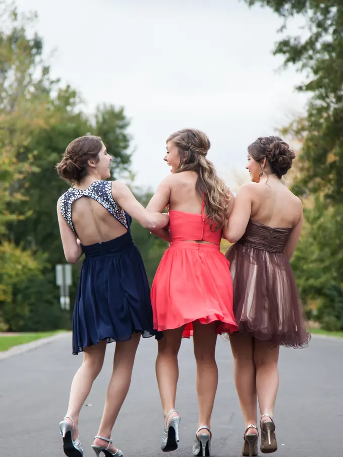 Ilustrasi outfit pesta