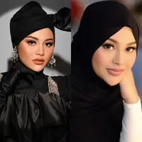 Lihat di sini beberapa potret beda gaya makeup Aurel Hermansyah yang cantiknya natural.