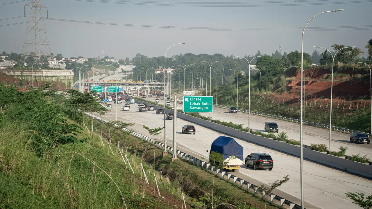Jalan Tol Cinere - Serpong/Photo by Fiqih Alfarish on Unsplash