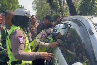 Pria ditemukan tewas dalam mobil di jalanan Cengkareng Jakbar