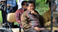 Wakil Ketua DPR Fahri Hamzah saat akan menemui Presiden Joko Widodo di Istana Merdeka, Jakarta, Senin (2/2/2015). (Liputan6.com/Faizal Fanani)
