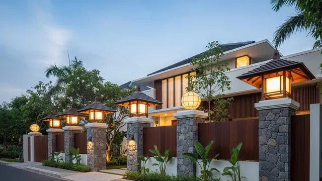 Pagar Tembok Dengan Lampu Hias
