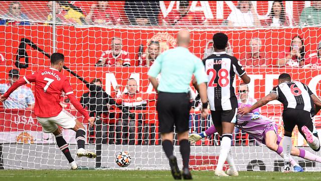 Foto: Goks, Ini Dia Aksi Comeback Cristiano Ronaldo dan Cetak Dua Gol buat Manchester United di Liga Inggris