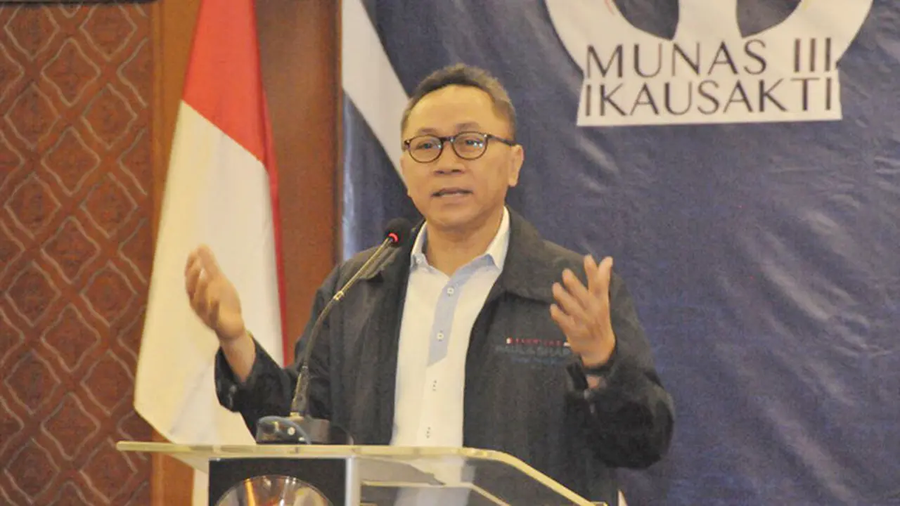 Ketua MPR Zulkifli Hasan didaulat memberikan Orasi Kebangsaan sekaligus membuka Musyawarah Nasional III Ikatan Alumni Universitas Trisakti di Hotel Grand Sahid Jaya, Sabtu (9/9).