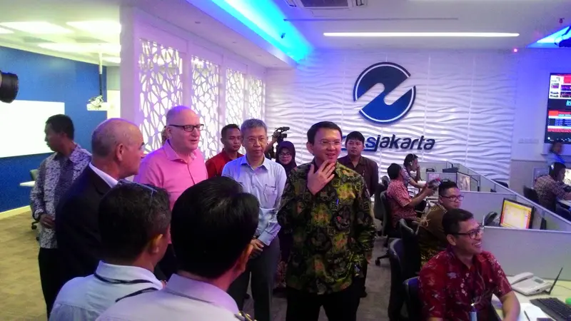 Bawa Dubes Grigson, Ahok Marahi Petugas Control Room Transjakarta